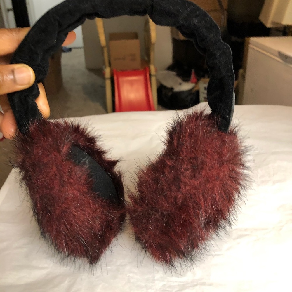 Fur Headphones With No Cable